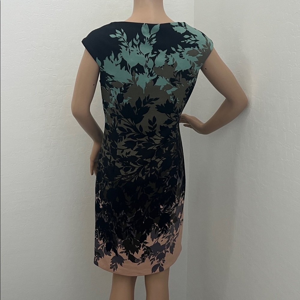 London Times Women's Black Floral & Leaf Pattern Cap-Sleeve Dress - Size 6 - Picture 3 of 12
